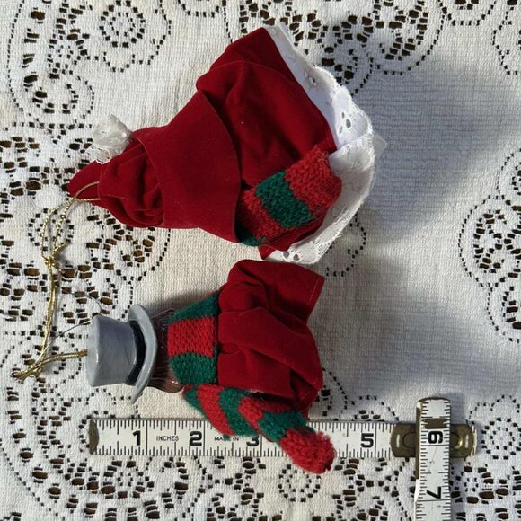 Vintage Victorian Christmas caroling couple ornaments - Picture 6 of 7